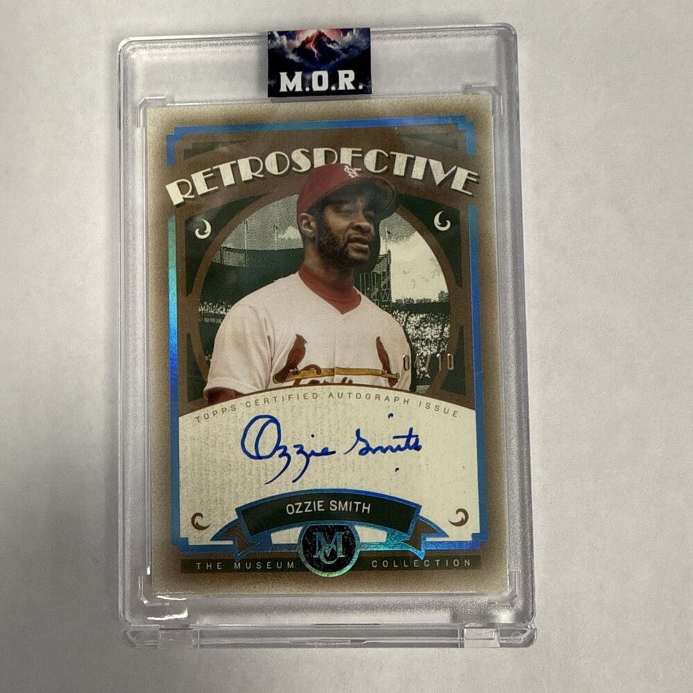 2025 Topps Museum Collection - Retrospective Signatures Ozzie Smith Blue 4/10